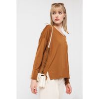 Bluza cu decolteu in V si slituri laterale