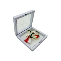 Brosa Martisor En-gros, Aranjament Ghiocei in cutie cu expunere 3D, 8.5×8.5×2cm