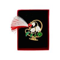 Brosa Martisor En-gros, Cosulet cu Ghiocei, ambalata in cutie rosie cu fereastra, 8.5×6.5×2.5cm