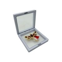 Brosa Martisor En-gros, Libelula Rosie in cutie cu expunere 3D, 8.5×8.5×2cm