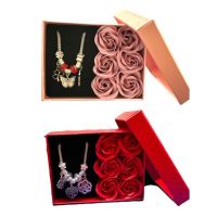 Best seller mixt culori, Set cadou martisor cu bratara Pandora & 6 flori sapun