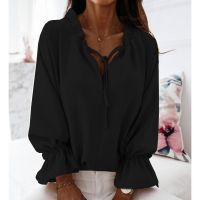 BluzÄƒ ElegantÄƒ, Cu O CrizÄƒ Larga, Cu Guler Cu Volan, Cu È˜nur È˜i Decolteu ÃŽn "Vâ€ Alonza, Neagra
