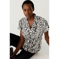 Bluza cu maneci scurte si animal print