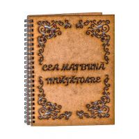 Agenda din lemn: Cea mai buna invatatoare
