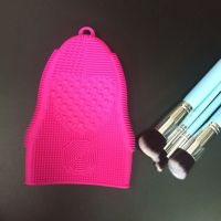Mănuși din silicon pentru curățarea periilor 4