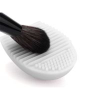 Ou din silicon pentru curățarea periilor alb