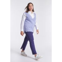 Pantaloni cu slit la terminatie