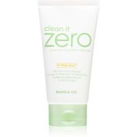 Banila Co. clean it zero pore clarifying spuma demachianta cu o textura cremoasa hidrateaza pielea si inchide porii