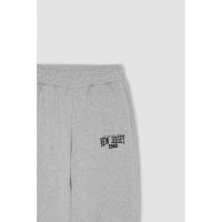 Pantaloni sport cu buzunare oblice