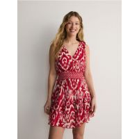 Rochie mini cu model - rosu