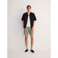 Pantaloni scurti regular cu adaos de in - verde-maroniu