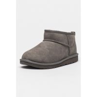 Ghete slip-on rezistente la apa din piele intoarsa Classic Ultra Mini