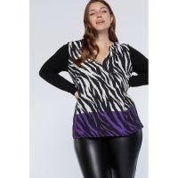 Bluza cu decolteu in V si model animal print