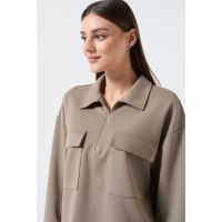 Bluza cu buzunare cu clapa pe piept