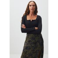 Bluza cu decolteu patrat