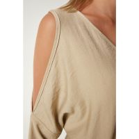 Bluza cu umeri decupati