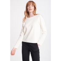 Bluza cu decolteu la baza gatului