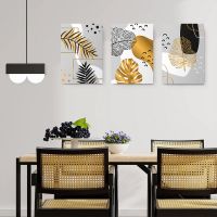 Set 3 tablouri frunze monstera palmier aurii negre - Dimensiune multicanvas: 3 tablouri 80x120 cm