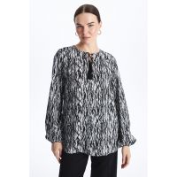 Bluza cu imprimeu abstract