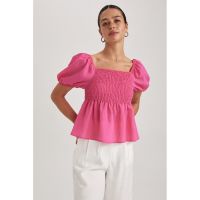 Bluza cu decolteu patrat si maneci bufante