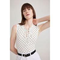 Bluza cu model cu buline - fara maneci