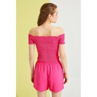 Bluza crop cu decolteu pe umeri