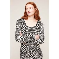Pulover cu animal print si decolteu patrat