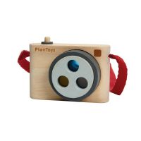 Camera foto cu 3 lentile colorate