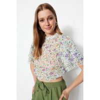 Bluza crop vaporoasa cu model floral