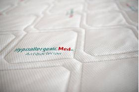 Saltea cu arcuri HypoallergenicMed Primo Protect 180x200, înălțime 23 cm, ortopedică, husă tratament antialergic, fermitate mediu-tare, sistem aerisire 3D