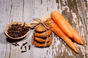 BISCUITI VEGANI CU MORCOVI SI CUISOARE, fara zahar, 130g - Hiper Ambrozia