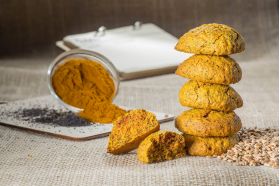 BISCUITI VEGANI CU TURMERIC SI PSYLLIUM fara zahar – 150g - Hiper Ambrozia