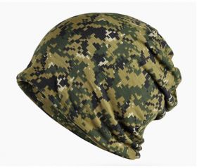 Căciulă bărbătească cu model de camuflaj J745 2