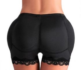 Modelarea chiloților push-up cu dantelă negru XL