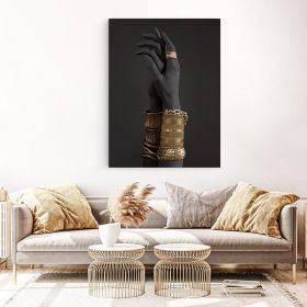 Bijuterii aurii tablou detaliu maini - Material produs:: Poster pe hartie FARA RAMA, Dimensiunea:: 70x100 cm