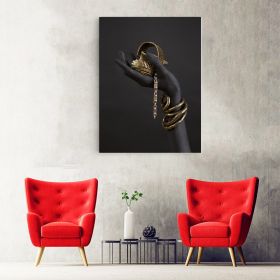 Bijuterii aurii tablou detaliu maini - Material produs:: Poster pe hartie FARA RAMA, Dimensiunea:: 60x90 cm