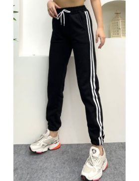 Pantaloni vatuiti, cu doua dungi laterale albe, en-gross