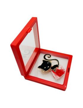 Brosa Martisor En-gros, Pisicuta Simpatica in cutie cu expunere 3D, 8.5×8.5×2cm