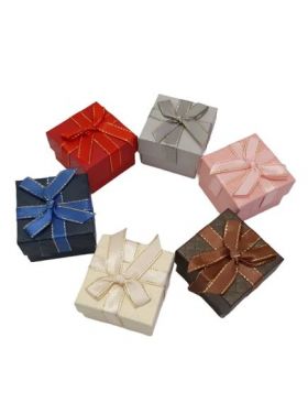 Cutie cu fundita de satin set de 24 buc 5x 5×3.5 cm