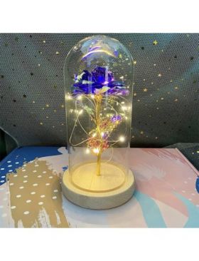 Trandafir de sticla artificial in cupola 15 cm cu suport din lemn cu lumina led