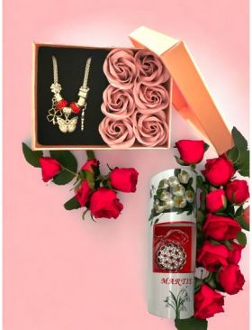 Set: cadou martisor Pandora & flori sapun + martisor pandant