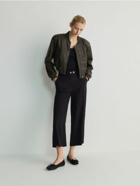 Pantaloni tip culotte la dunga - negru