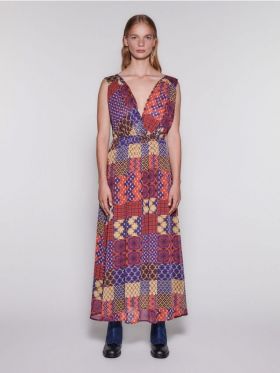 Rochie din sifon cu model deosebit si capa - multicolor