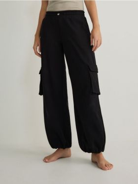 Pantaloni de trening cargo - negru