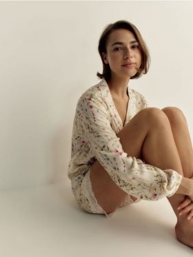 Pijama din doua piese cu motiv floral - nude