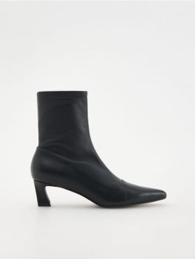 Botine din piele - negru