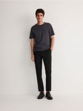 Pantaloni slim - negru