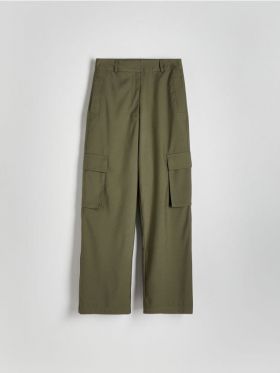 Pantaloni cu buzunare cargo - verde