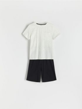 Pijama din bumbac, cu pantaloni scurti - crem