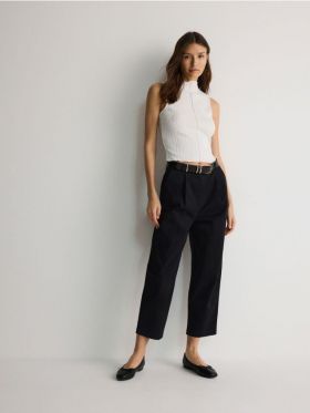 Pantaloni chino cu curea - negru